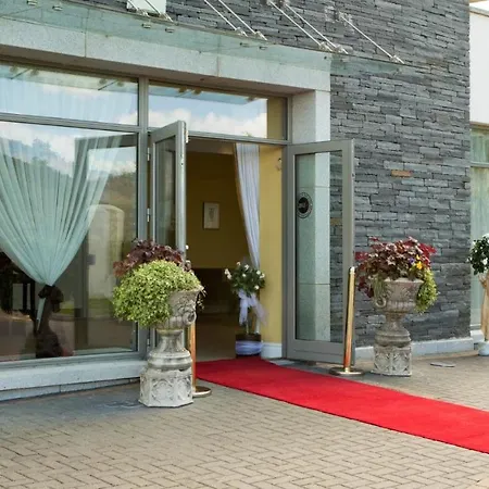 Kettles Otel Swords