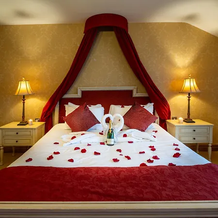 Hotel Kettles Swords